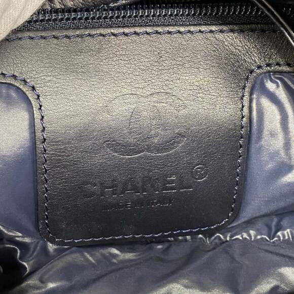 CHANEL Silver Tote Bag - Picture 5 of 14